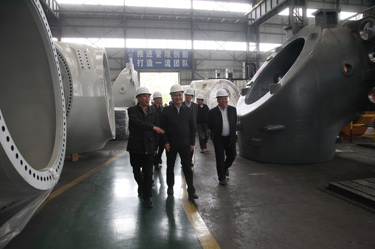 德陽市委常委、統(tǒng)戰(zhàn)部部長何明俊蒞臨仟坤集團調(diào)研復(fù)工復(fù)產(chǎn)情況