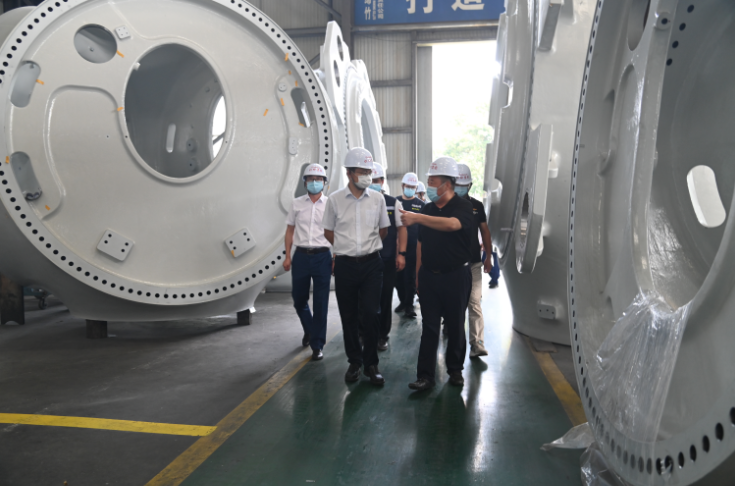 國(guó)慶前夕，市委書記王宏蒞臨仟坤集團(tuán)檢查指導(dǎo)安全環(huán)保工作