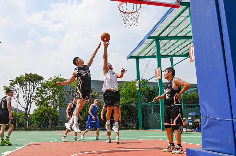 友誼之戰(zhàn)，榮耀同行！籃球盛宴共繪友誼藍圖